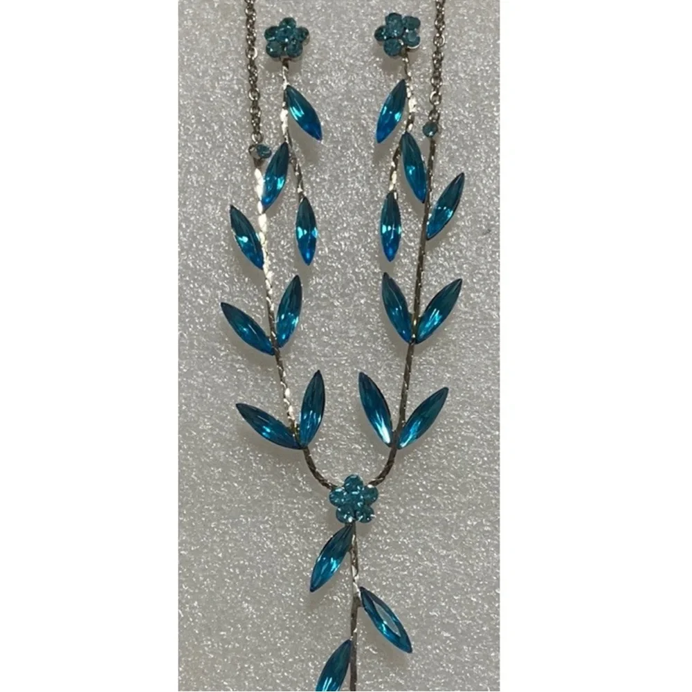 Aqua BLUE ROSE ACRYLIC CRYSTAL NECKLACE AND EARRINGS SET - Picture 4 of 4